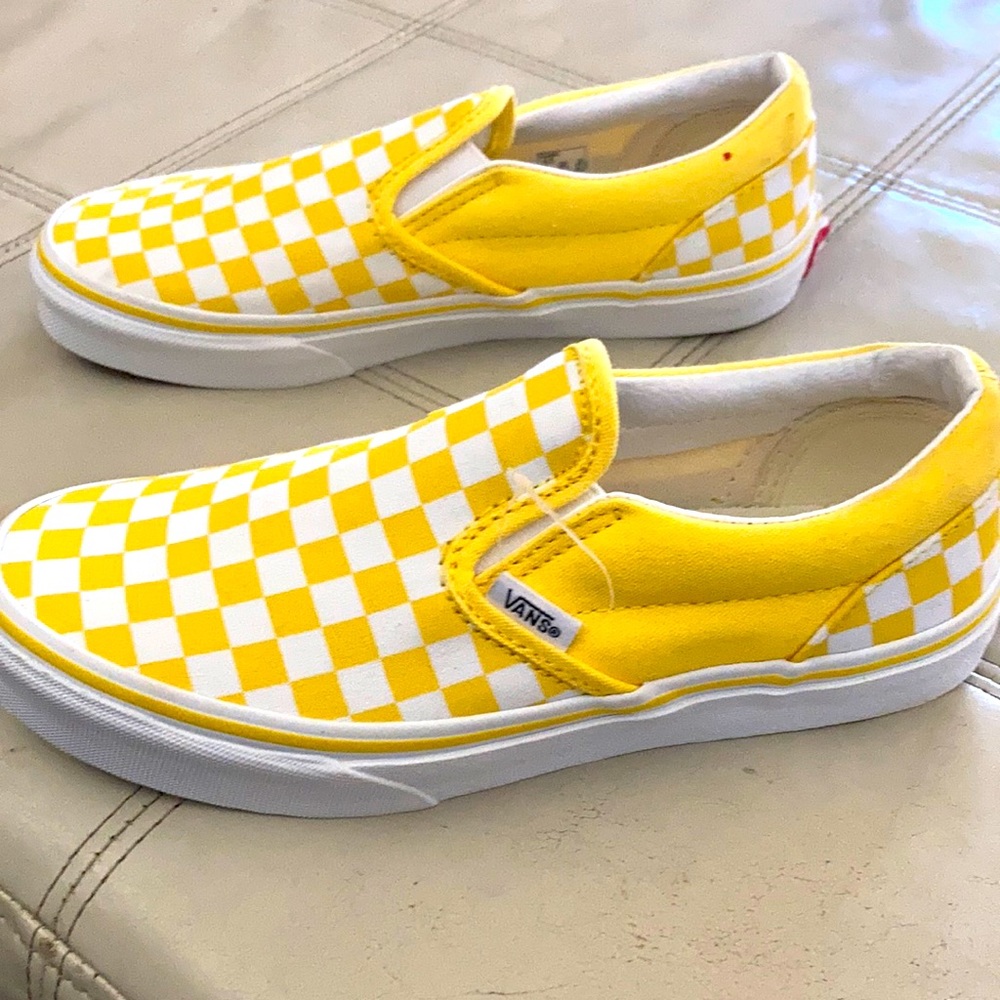 Vans Yellow checkered slip on’s kids 4.5 never worn